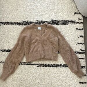 Light brown xs Sunday Best (Aritzia) cropped fuzzy sweater.